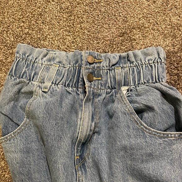 Jeans - Picture 2 of 3